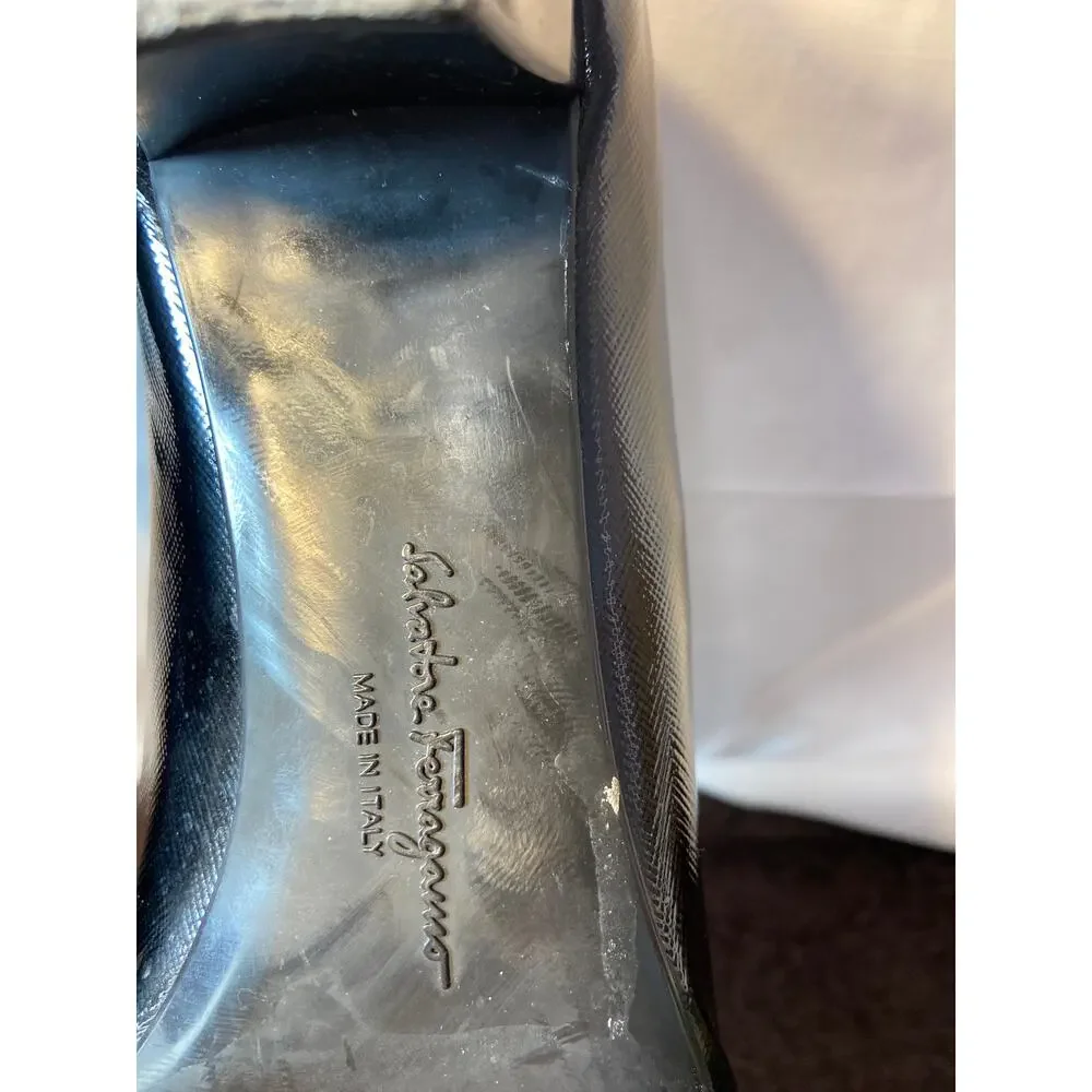 Salvatore Ferragamo patent leather‎ Vara Pump